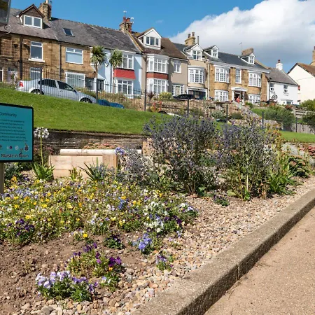 3 * Marske-by-the-Sea