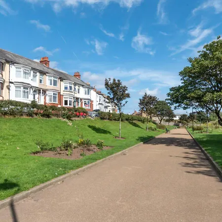 3 * Marske-by-the-Sea